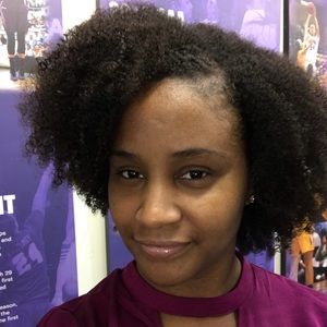 Meet your Posher, Deanna